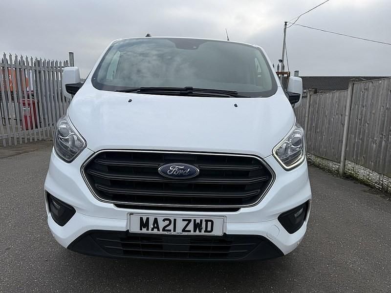 Used Ford Transit Custom Limited 130 HP (95 kW) 2021 White Van