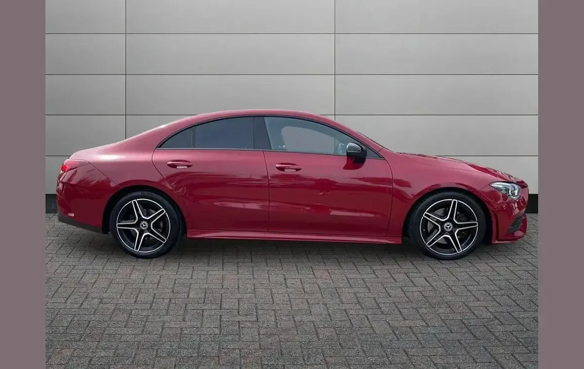 Gebraucht Mercedes CLA220 Executive 190 PS (139 kW) 2022 Rot Limousine