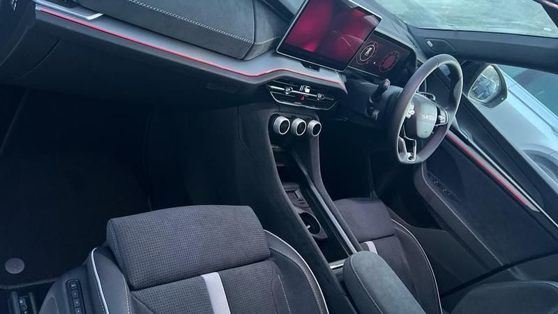 New Skoda Kodiaq SportLine 204 HP (150 kW) 2025 Graphite grey metallic SUV