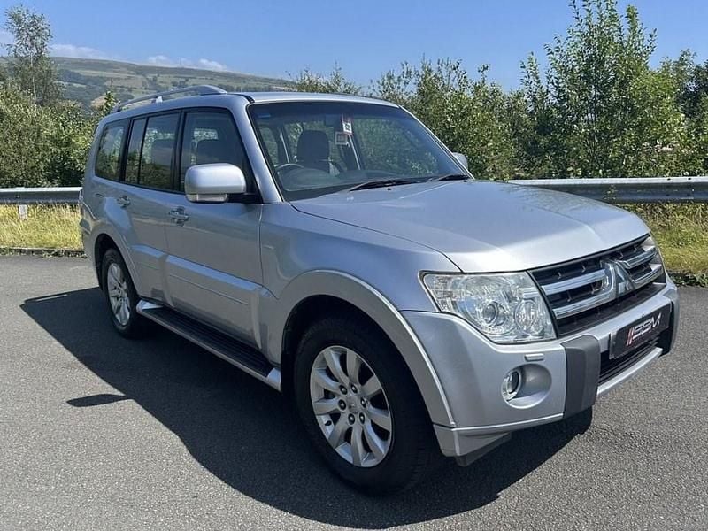 Silver Used 2010 Mitsubishi Shogun Elegance SUV | £6,999 (Fair price) - Image 1/4