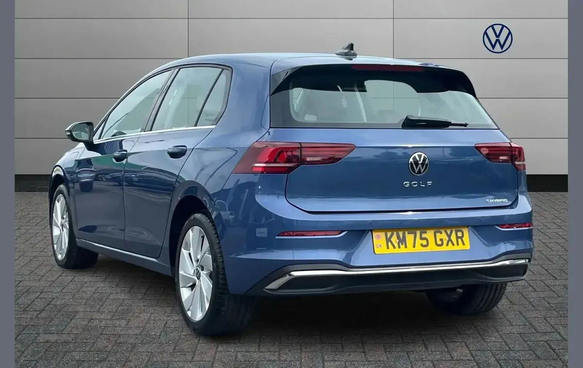Used VW Golf VIII Style 204 HP (150 kW) 2025 Blue Hatchback