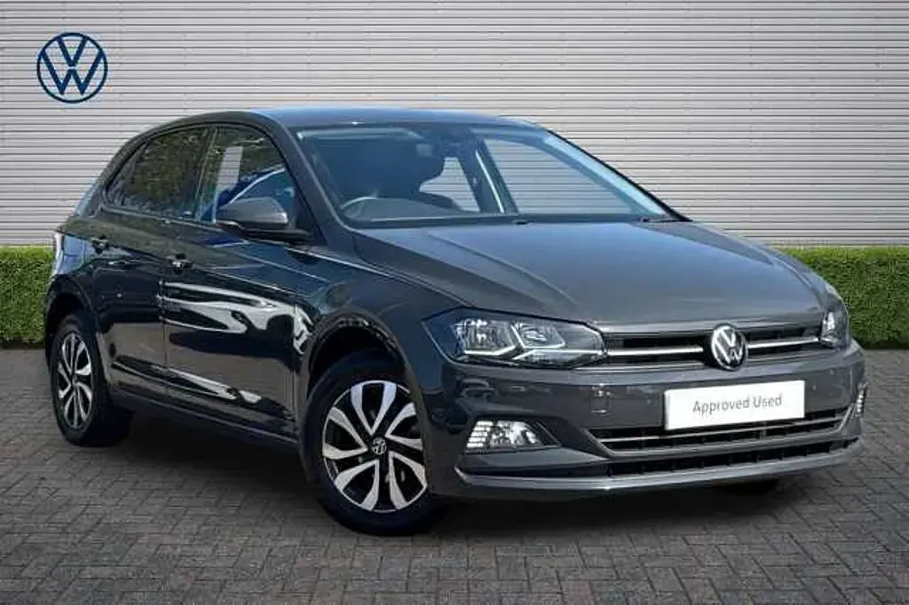 Usado VW Polo Active 95 HP (69 kW) 2021 Cinzento Citadino