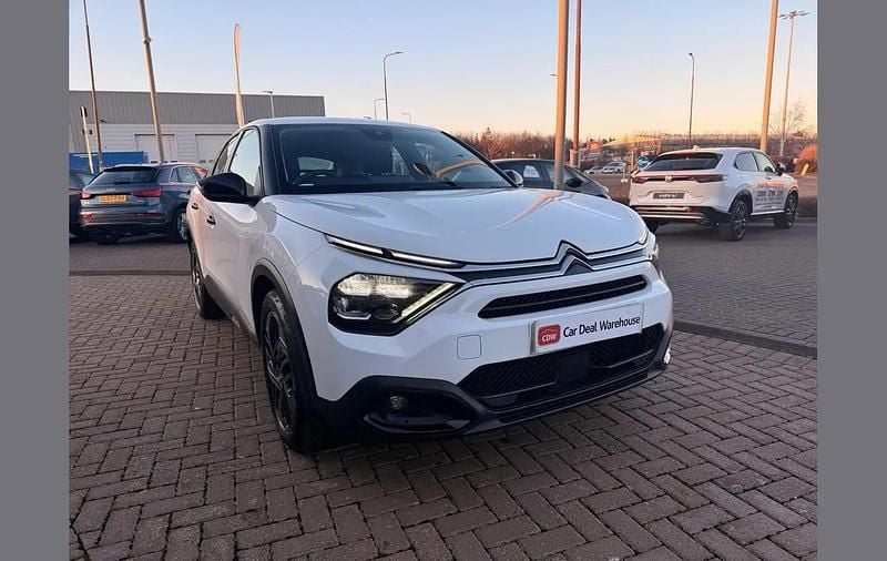 Used Citroën C4 PureTech 99 HP (72 kW) 2022 White Hatchback
