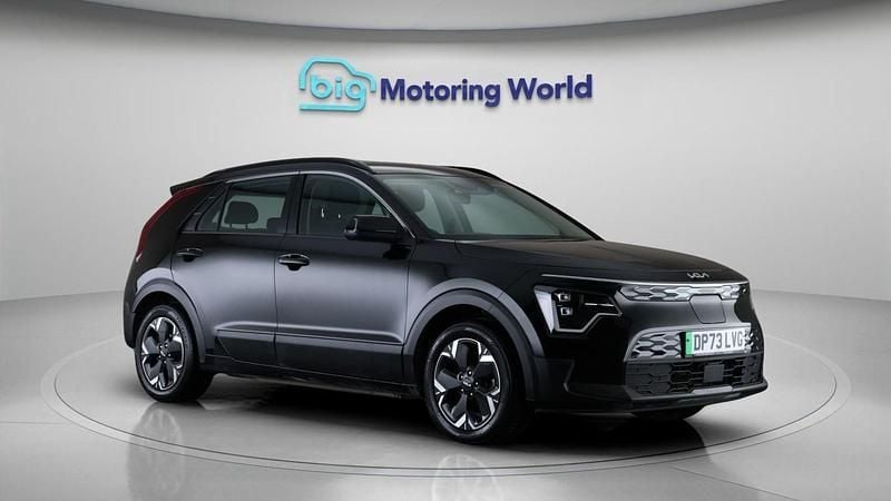 Black Used 2024 Kia Niro SUV | £17,400 (Good price) - Image 1/4