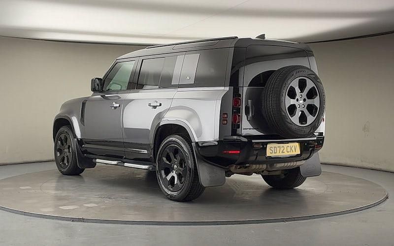 Used Land Rover Defender SE Dynamic 300 HP (220 kW) 2022 Grey Estate