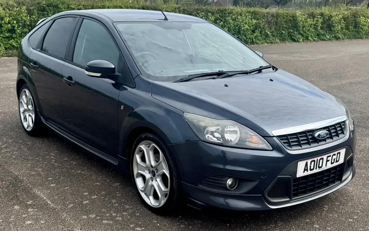 Used Ford Focus Zetec 125 HP (91 kW) 2010 Grey Hatchback