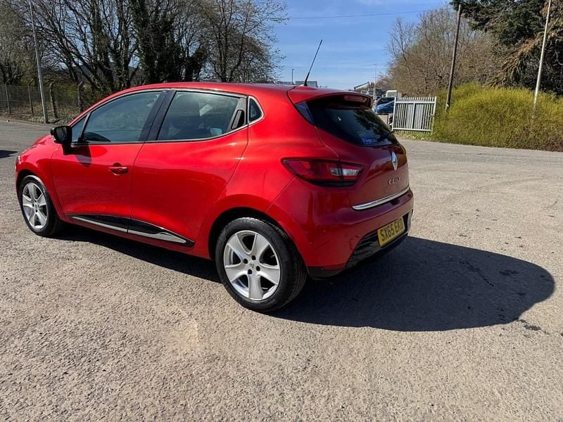 Used Renault Clio IV Dynamique 90 HP (66 kW) 2016 Red Hatchback