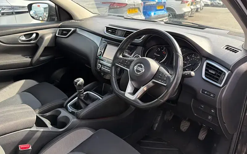 Used Nissan Qashqai N-Connecta 110 HP (80 kW) 2018 Black SUV