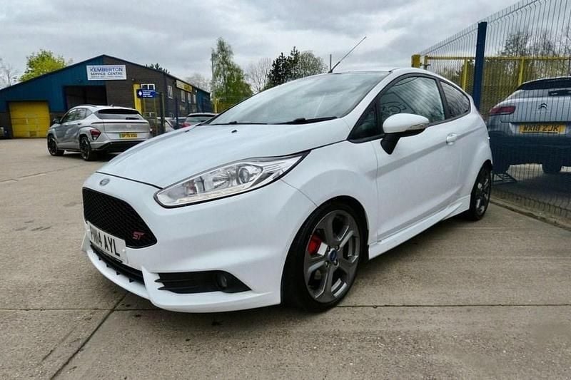 Used Ford Fiesta ST 182 HP (133 kW) 2014 White Hatchback