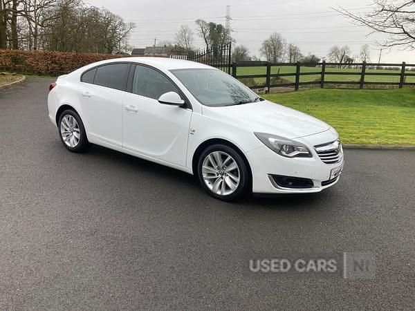 Used Vauxhall Insignia SRi 2015 White Hatchback