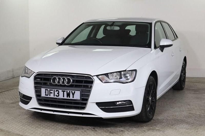 Used Audi A3 Sportback Design 122 HP (89 kW) 2013 White Hatchback