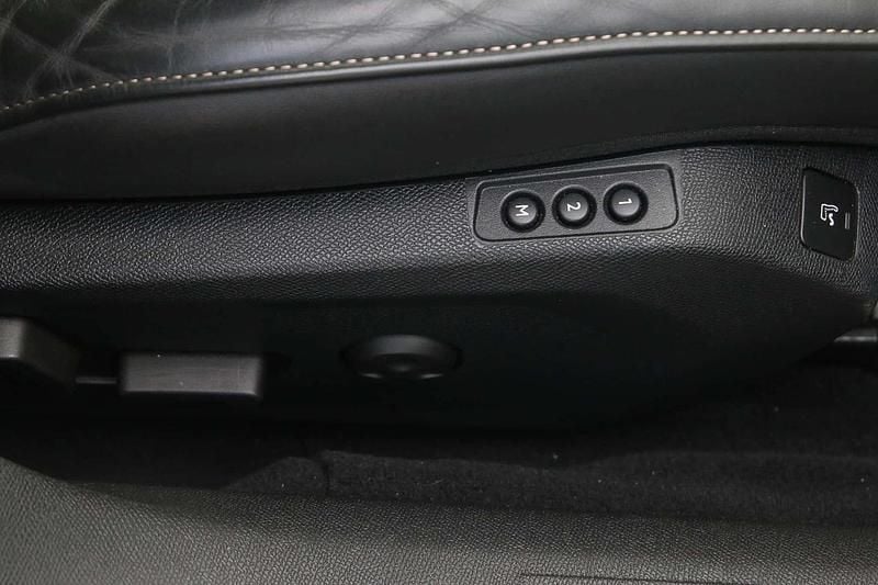 Image 4/4