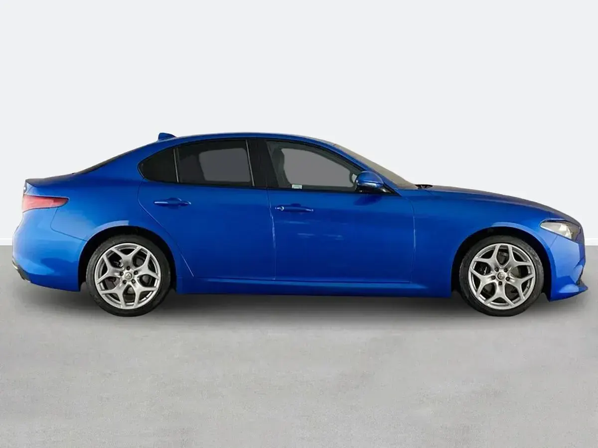 Used Alfa Romeo Giulia Edizione Speciale 190 HP (139 kW) 2019 Blue Sedan