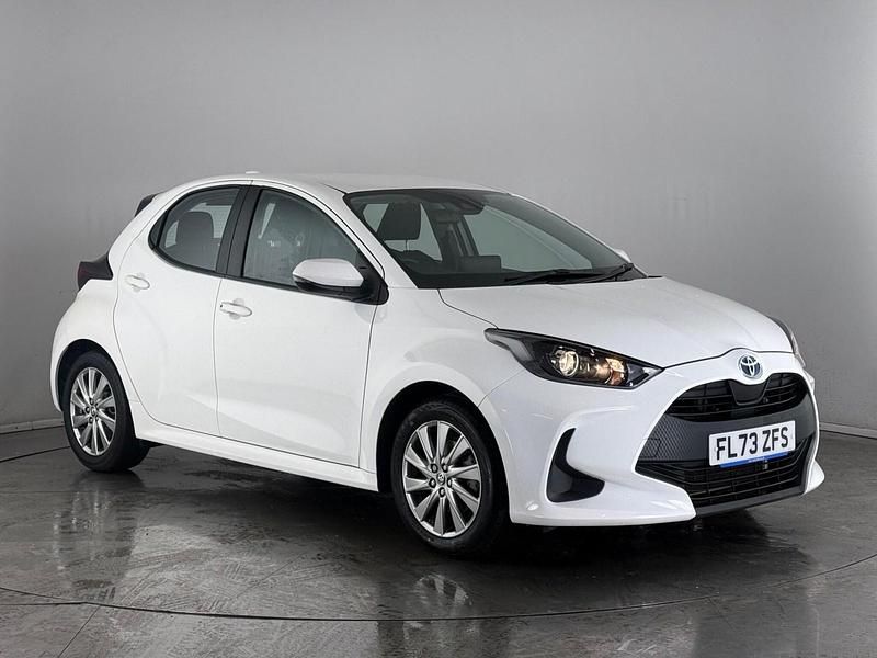 Used Toyota Yaris Hybrid 2023 White Hatchback