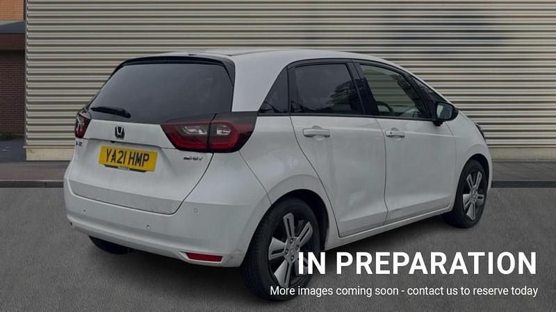 Used Honda Jazz Hybrid 109 HP (80 kW) 2021 White Hatchback