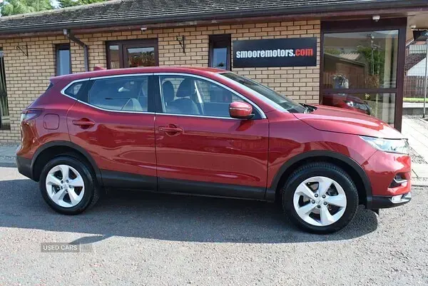 Used Nissan Qashqai Acenta Premium 2021 Red SUV
