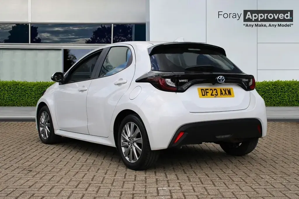 Used Toyota Yaris 2023 White Hatchback