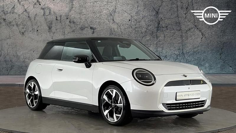 White Used 2024 Mini Cooper SE Hatch Hatchback | £29,990 - Image 1/4