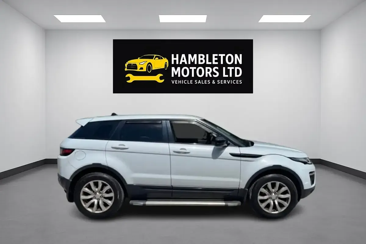 Used Land Rover Range Rover evoque SE 2016 White Estate