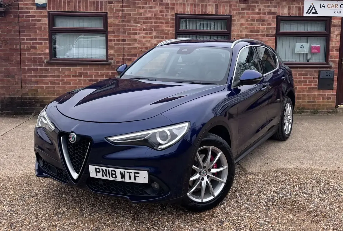 Used Alfa Romeo Stelvio Edizione Speciale 210 HP (154 kW) 2018 Blue SUV