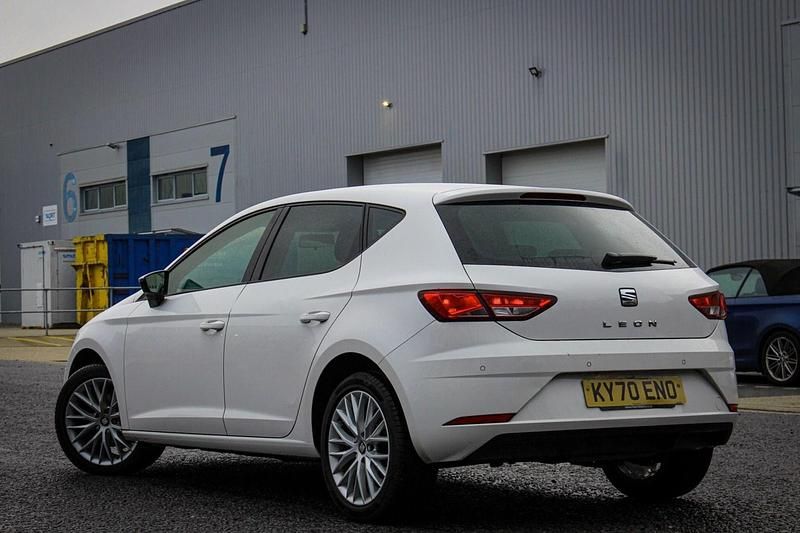 Used Seat Leon SE Dynamic 2020 White Hatchback