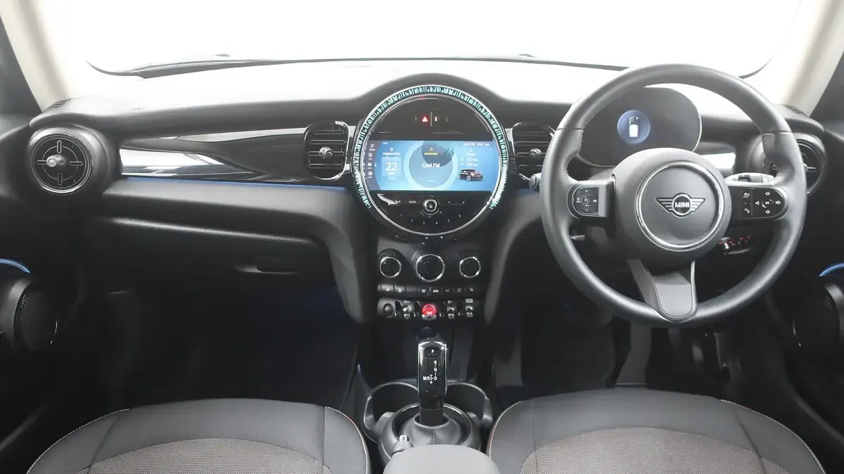 Used Mini Cooper Classic 134 HP (98 kW) 2023 Black Hatchback