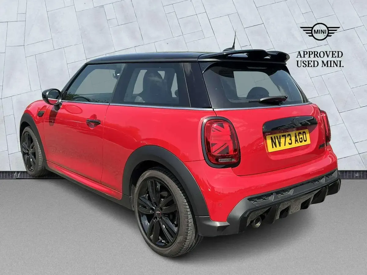 Used Mini Cooper Hatch 134 HP (98 kW) 2023 Red Hatchback