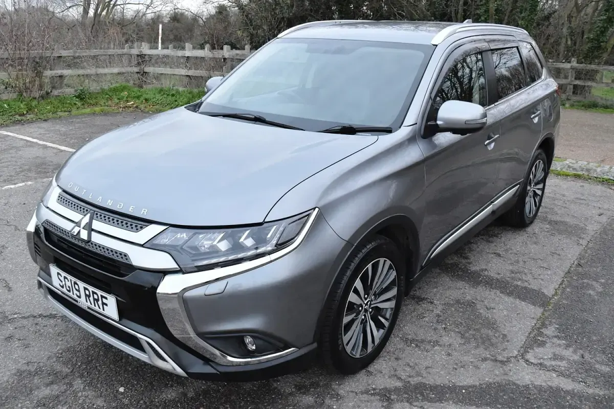 Used Mitsubishi Outlander 150 HP (110 kW) 2019 Grey SUV
