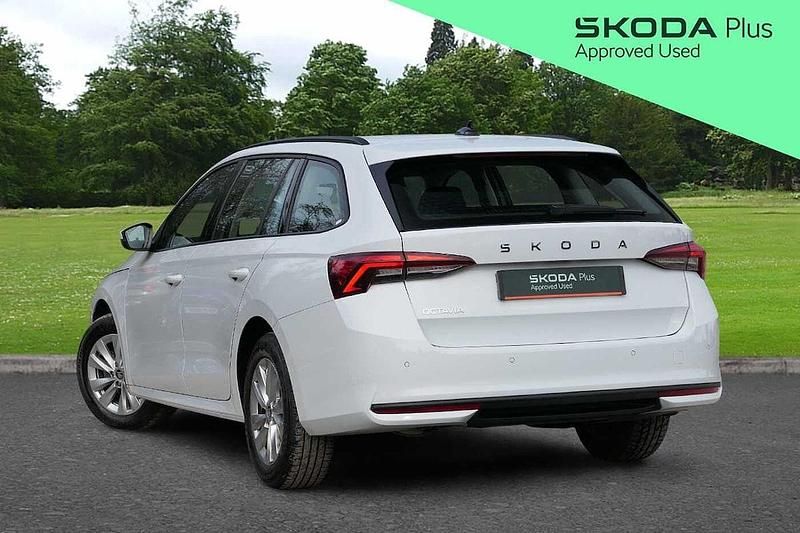 Used Skoda Octavia SE Technology 85 HP (62 kW) 2025 Moon white metallic Estate