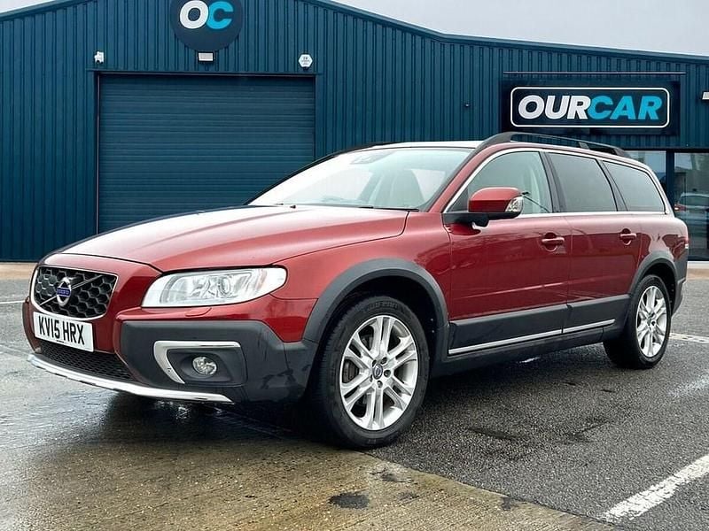 Used Volvo XC70 SE Lux 215 HP (158 kW) 2015 Red Estate