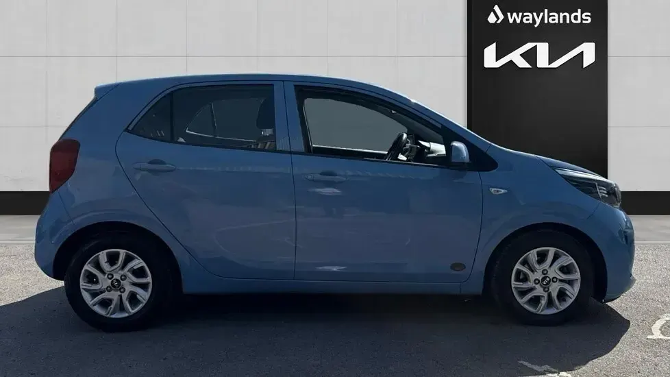 Used Kia Picanto 84 HP (61 kW) 2019 Blue Hatchback