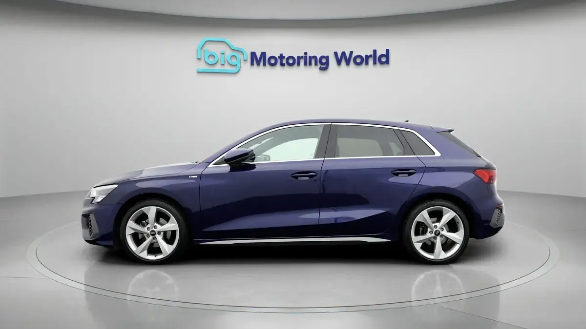Used Audi A3 S-Line 148 HP (108 kW) 2024 Blue Hatchback