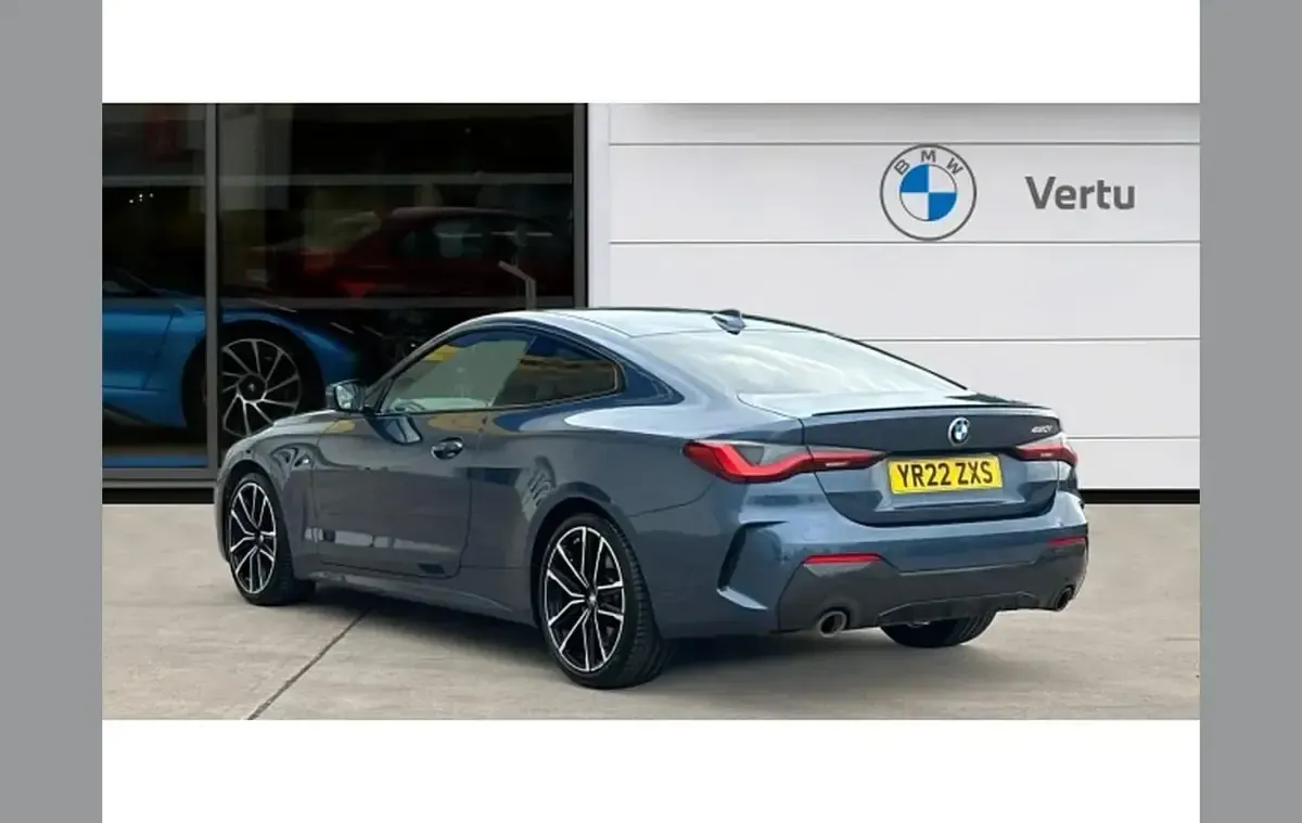Usado BMW 420 M Sport 184 HP (135 kW) 2022 Azul Coupé