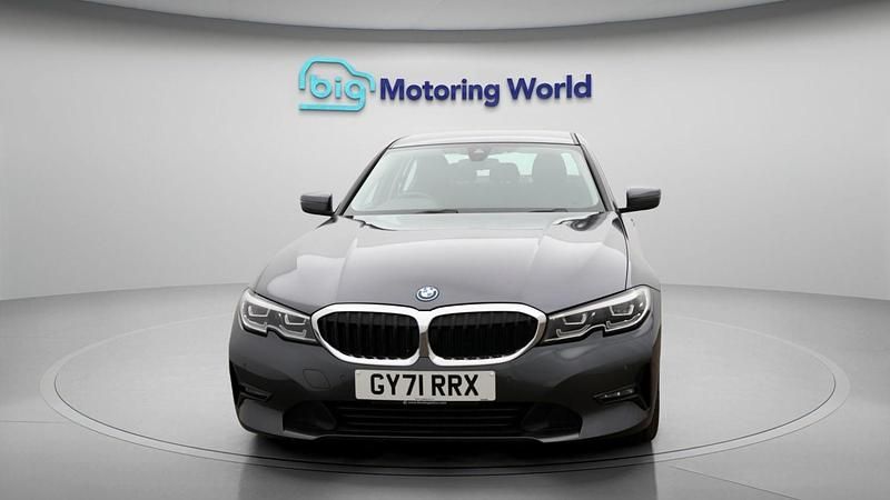 Used BMW 330e 292 HP (214 kW) 2021 Grey Sedan