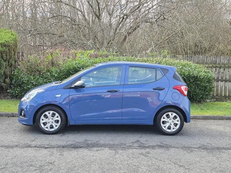 Used Hyundai i10 2016 Blue Hatchback