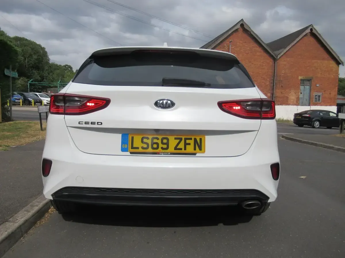 Used Kia Ceed 136 HP (100 kW) 2020 White Hatchback