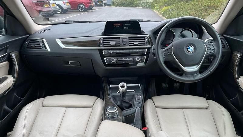 Used BMW 118 Sport Line 136 HP (100 kW) 2018 Mineral grey Hatchback