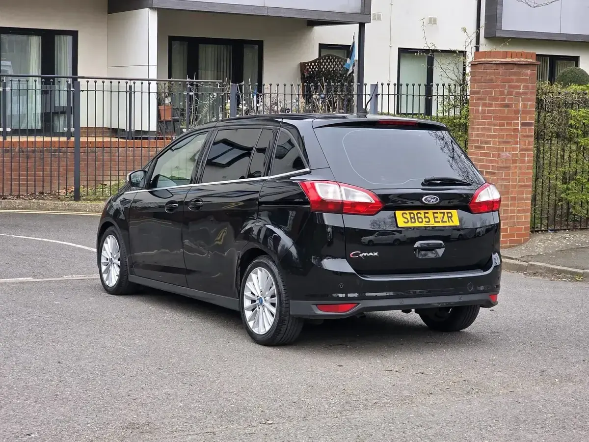 Used Ford Grand C-Max Titanium 120 HP (88 kW) 2015 Black MPV