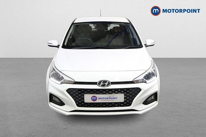 Used Hyundai i20 SE 101 HP (74 kW) 2019 White Hatchback