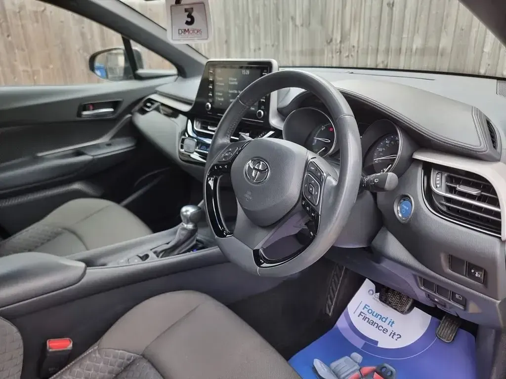 Gebraucht Toyota C-HR 122 PS (89 kW) 2023 Grau SUV