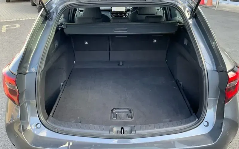 Used Toyota Corolla 140 HP (102 kW) 2025 Grey Estate