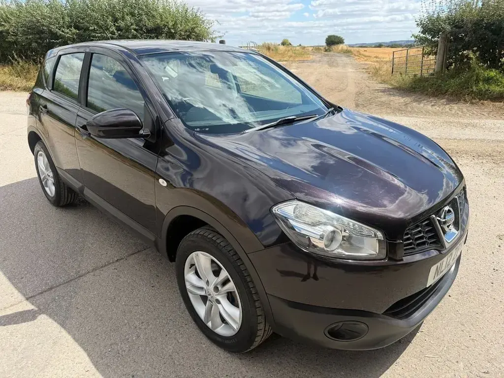 Used Nissan Qashqai Acenta 117 HP (86 kW) 2012 Black SUV