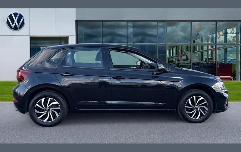 Used VW Polo Life 95 HP (69 kW) 2024 Deep black Hatchback