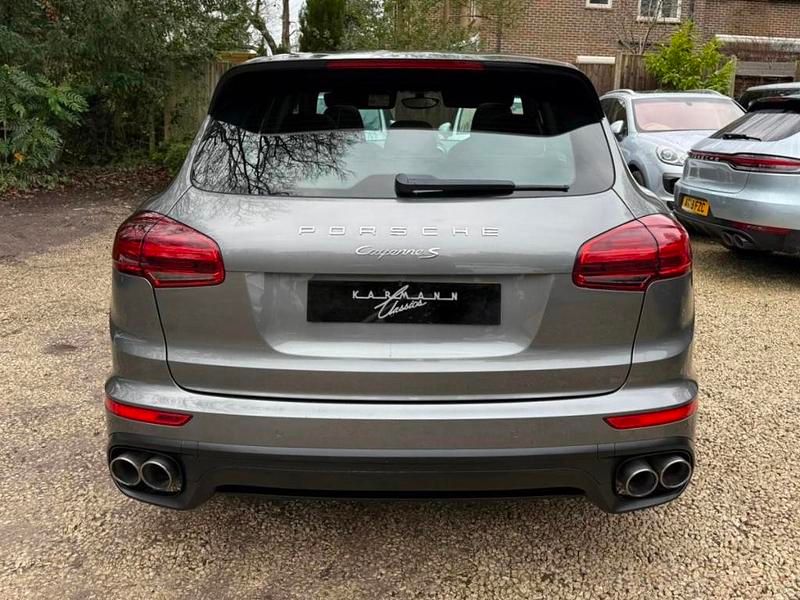 Usado Porsche Cayenne Edition 414 HP (304 kW) 2015 Cinzento SUV