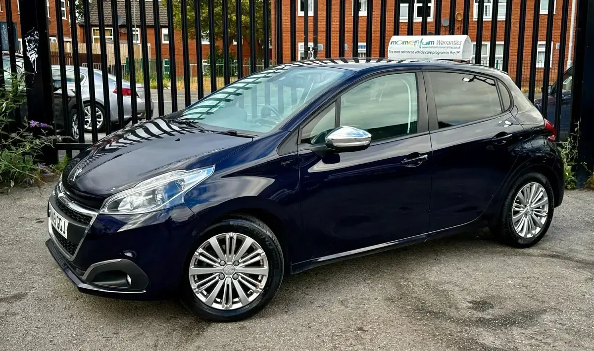 Used Peugeot 208 Signature Sky 2019 Blue Hatchback