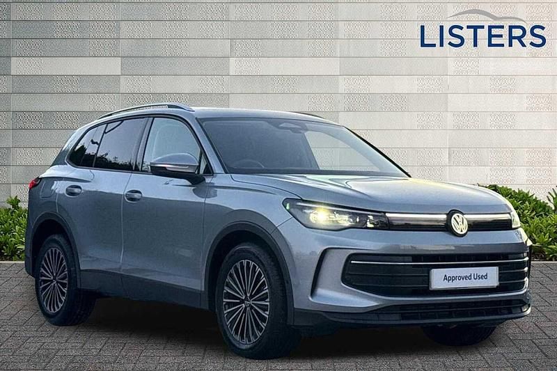 New VW Tiguan Match 150 HP (110 kW) 2025 Oyster silver SUV