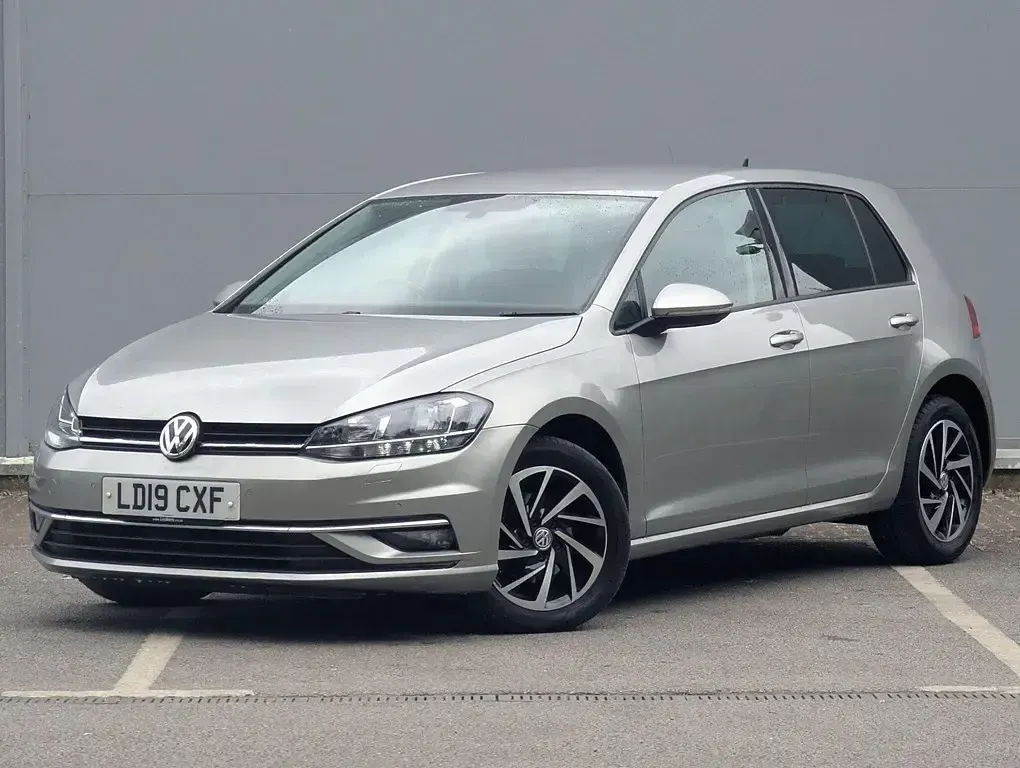 Używany VW Golf VII Match 2019 Srebrny Hatchback