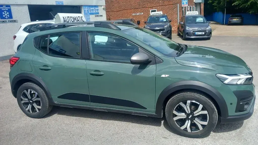 Used Dacia Sandero Journey 91 HP (66 kW) 2023 Green Hatchback
