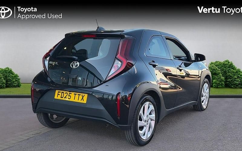 Used Toyota Aygo X PURE 72 HP (52 kW) 2025 Black SUV