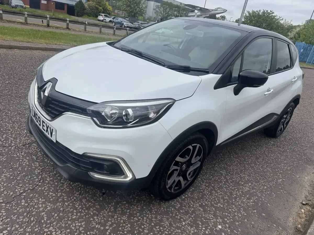 Second-hand Renault Captur Iconic 90 CP (66 kW) 2019 Alb SUV